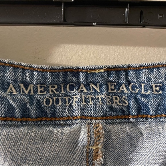 American Eagle Outfitters high rise patterned pocket light wash jean shorts - Picture 5 of 7